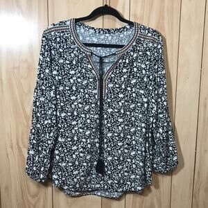 Daniel Rainn Tie Closure Round Neck Long Sleeve Top